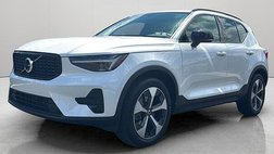 2024 Volvo XC40 Core Bright Theme