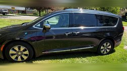 2018 Chrysler Pacifica Hybrid Limited