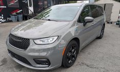 2023 Chrysler Pacifica Hybrid Touring L