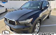 2020 Volvo XC40 T5 Momentum