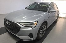 2022 Audi e-tron quattro Premium