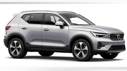 2025 Volvo XC40 B5 Core Bright Theme