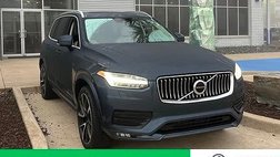 2022 Volvo XC90 T6 Momentum 7-Passenger