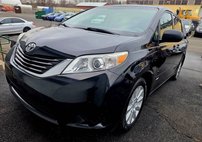 2014 Toyota Sienna LE 7-Passenger