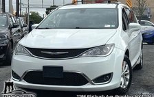 2017 Chrysler Pacifica Touring L FWD