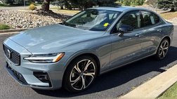 2024 Volvo S60 B5 Plus Dark Theme