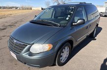 2005 Chrysler Town and Country Touring