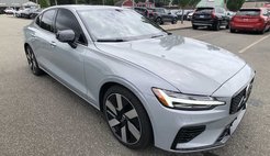 2024 Volvo S60 Recharge T8 Ultimate Dark Theme
