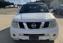 2005 Nissan Pathfinder SE