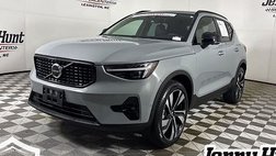 2024 Volvo XC40 B5 Ultimate Dark Theme