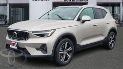 2023 Volvo XC40 B5 Plus Bright Theme