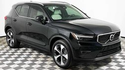 2025 Volvo XC40 B5 Plus Bright Theme