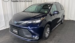2023 Toyota Sienna XLE 7-Passenger