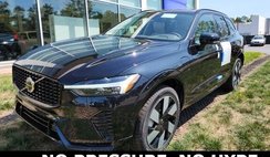 2025 Volvo XC60 T8 Plus Dark Theme