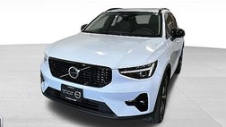 2026 Volvo XC40 B5 Plus