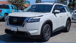 2022 Nissan Pathfinder SV