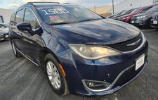 2017 Chrysler Pacifica Touring L FWD