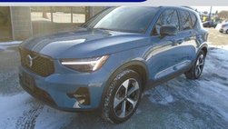2024 Volvo XC40 B5 Plus Dark Theme