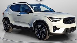 2025 Volvo XC40 B5 Plus Dark Theme