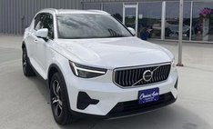 2024 Volvo XC40 B5 Core Dark Theme