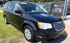 2010 Chrysler Town and Country LX