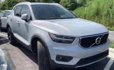 2022 Volvo XC40 T5 Momentum