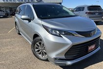 2022 Toyota Sienna XLE