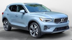 2023 Volvo XC40 B5 Plus Bright Theme