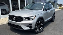 2025 Volvo XC40 B5 Plus Dark Theme