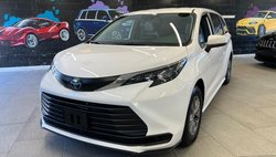 2025 Toyota Sienna LE 8-Passenger