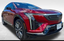 2025 Cadillac OPTIQ Luxury 2