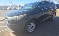 2016 Toyota Highlander LE
