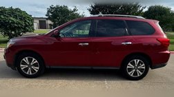 2017 Nissan Pathfinder SV