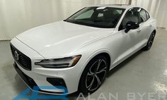2024 Volvo S60 B5 Ultimate Dark Theme