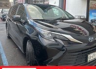 2025 Toyota Sienna LE 8-Passenger