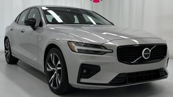 2024 Volvo S60 B5 Core Dark Theme