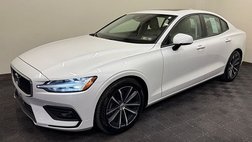 2021 Volvo S60 T6 Momentum