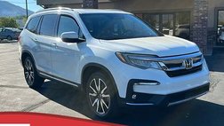 2019 Honda Pilot Touring w/Rear Captain's Chairs