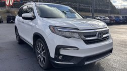 2020 Honda Pilot Touring w/Rear Captain's Chairs