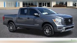 2022 Nissan Titan SV