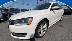 2014 Volkswagen Passat 4dr Sdn 1.8T Auto SE w/Sunroof PZEV