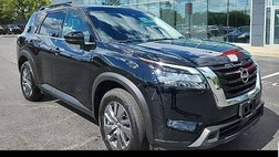 2025 Nissan Pathfinder SV