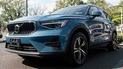 2025 Volvo XC40 B5 Core Bright Theme