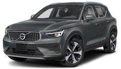 2025 Volvo XC40 B5 Plus Dark Theme