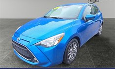 2020 Toyota Yaris Hatchback LE