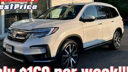 2022 Honda Pilot Touring w/Rear Captain's Chairs