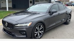 2023 Volvo S60 B5 Plus Dark Theme