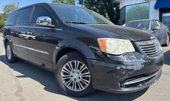2013 Chrysler Town and Country Touring-L
