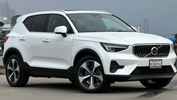 2025 Volvo XC40 B5 Core Bright Theme