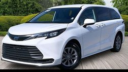 2025 Toyota Sienna LE 8-Passenger
